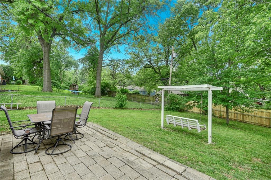11228 Jackson Avenue — photo 24