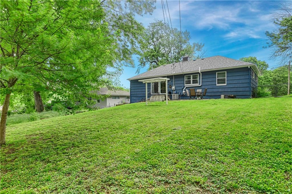 11228 Jackson Avenue — photo 27
