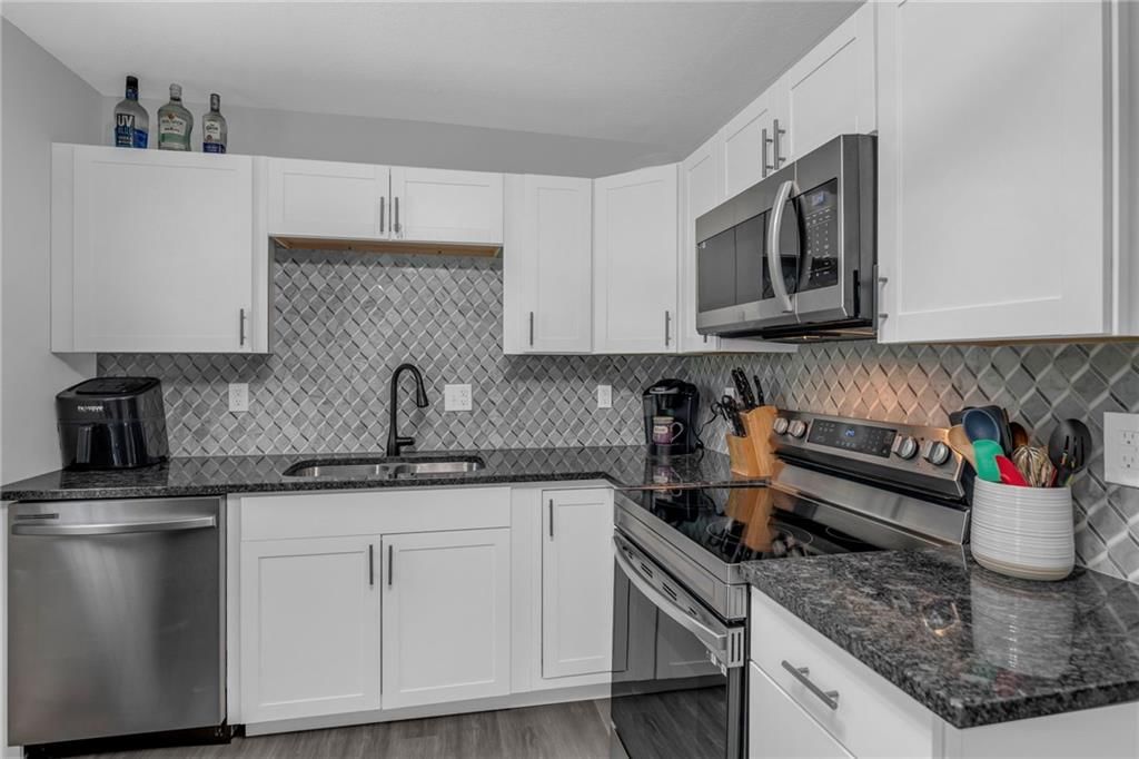835 N 83rd Drive — photo 8