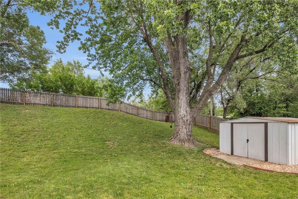 835 N 83rd Drive — photo 25