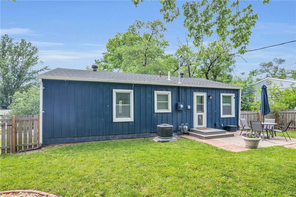 835 N 83rd Drive — photo 28