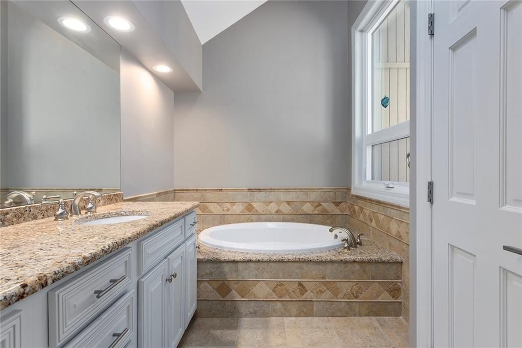 5220 NW Bluff Drive — photo 24