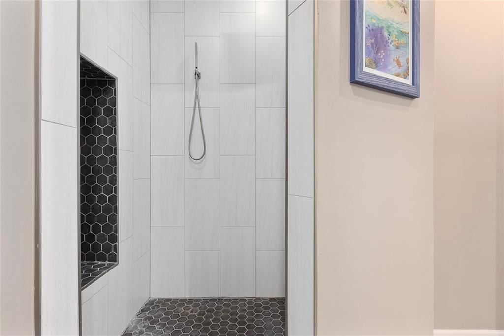 5220 NW Bluff Drive — photo 36