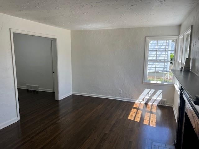 1420 W Scott Place — photo 8