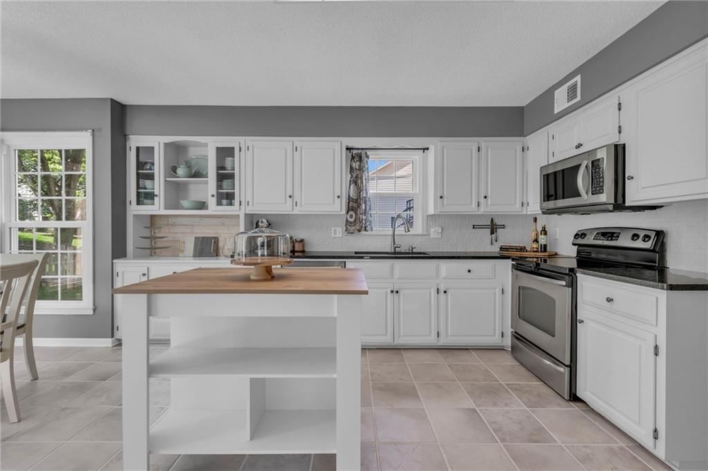 11912 Ensley Lane — photo 18