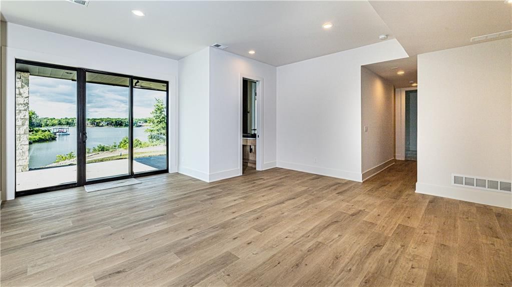 2504 W 177th Street — photo 35
