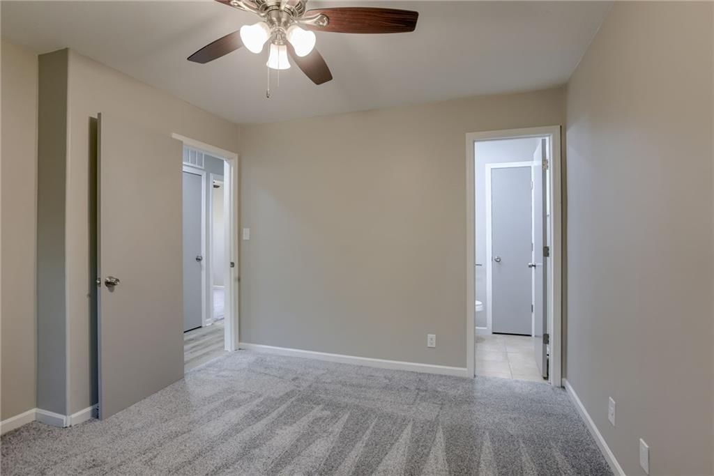 Photo 14 of 24 - 319 W MORSE Avenue
