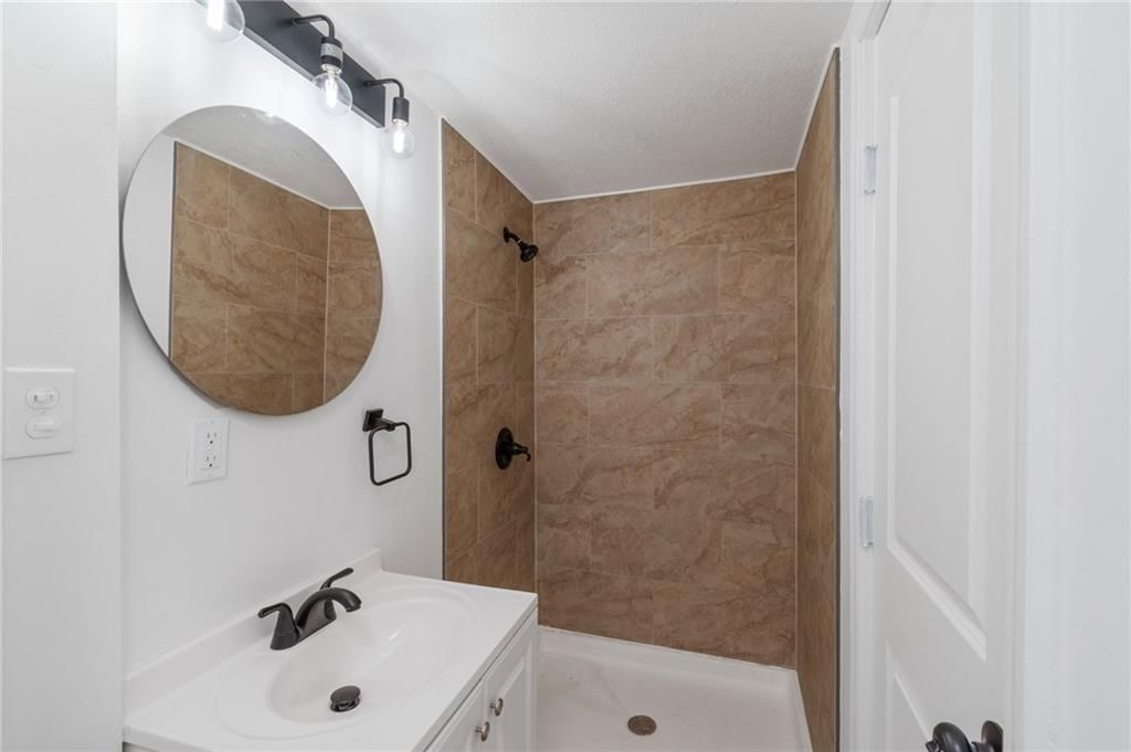 Photo 5 of 21 - 228 N 26th Street
