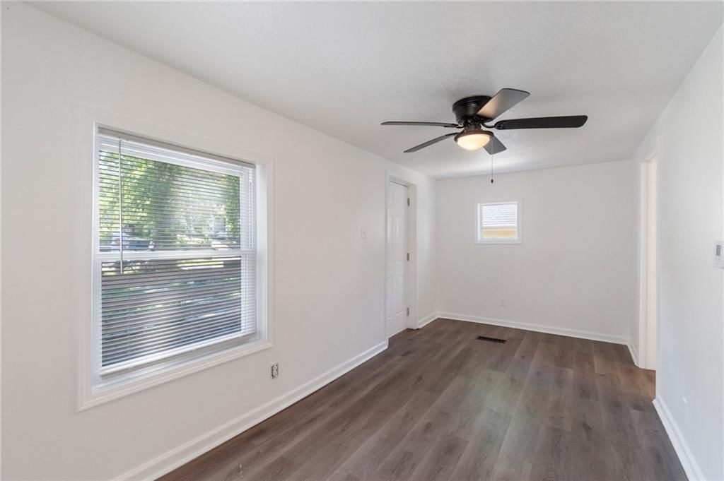 Photo 6 of 21 - 228 N 26th Street