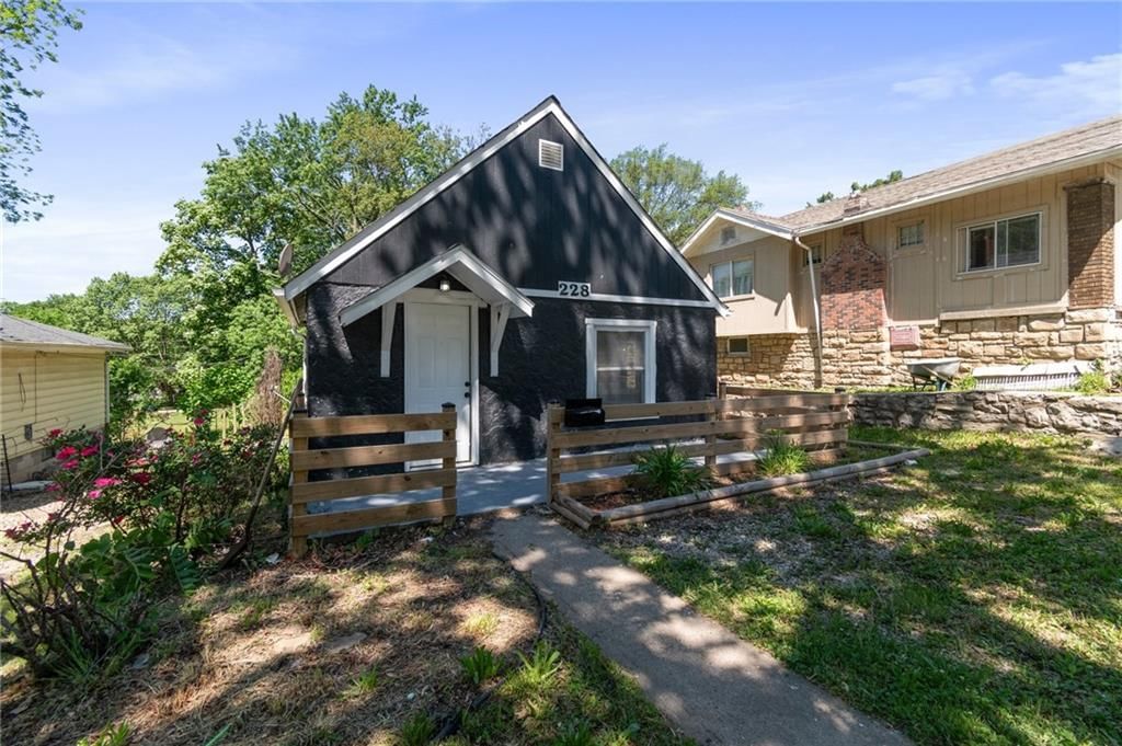 Photo 14 of 21 - 228 N 26th Street