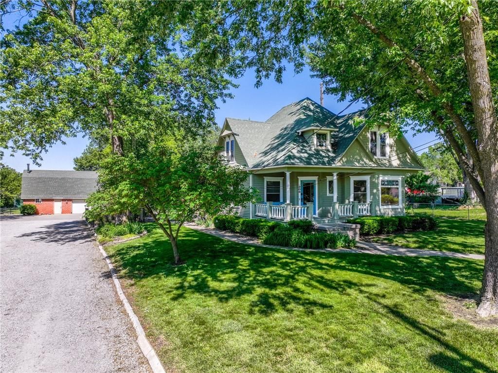308 S Hughes Street — photo 4