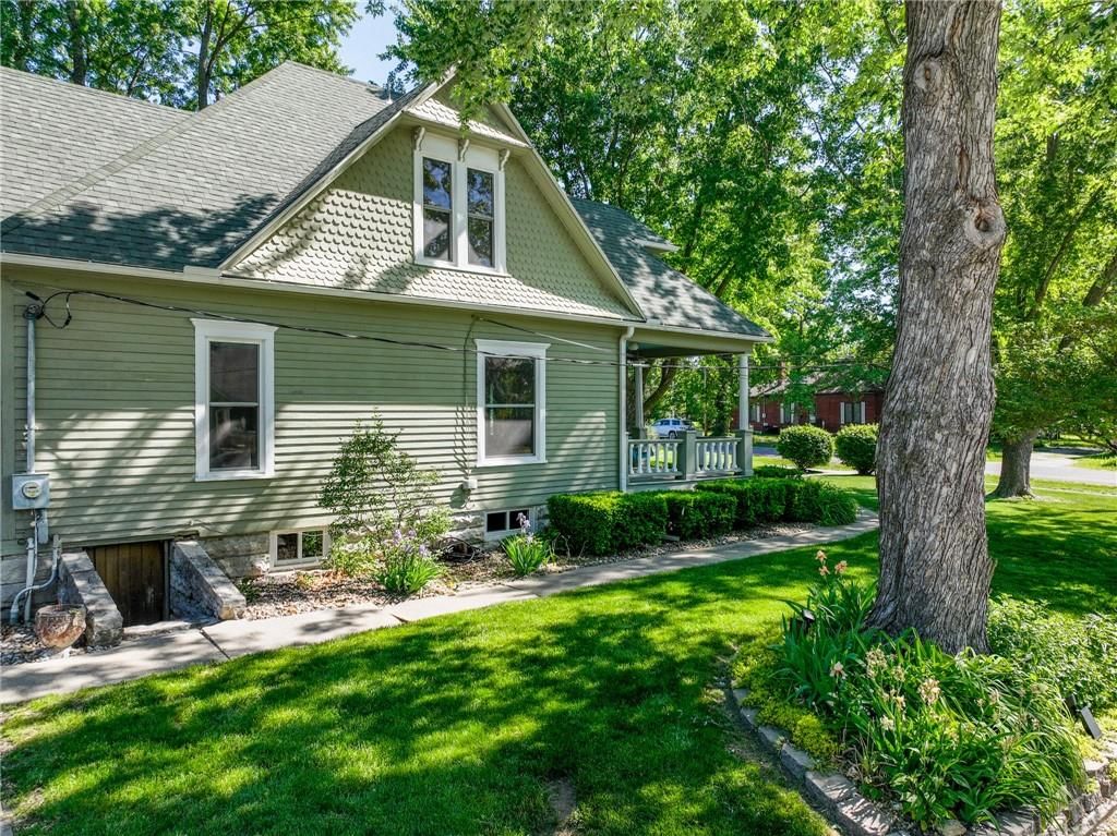 308 S Hughes Street — photo 8