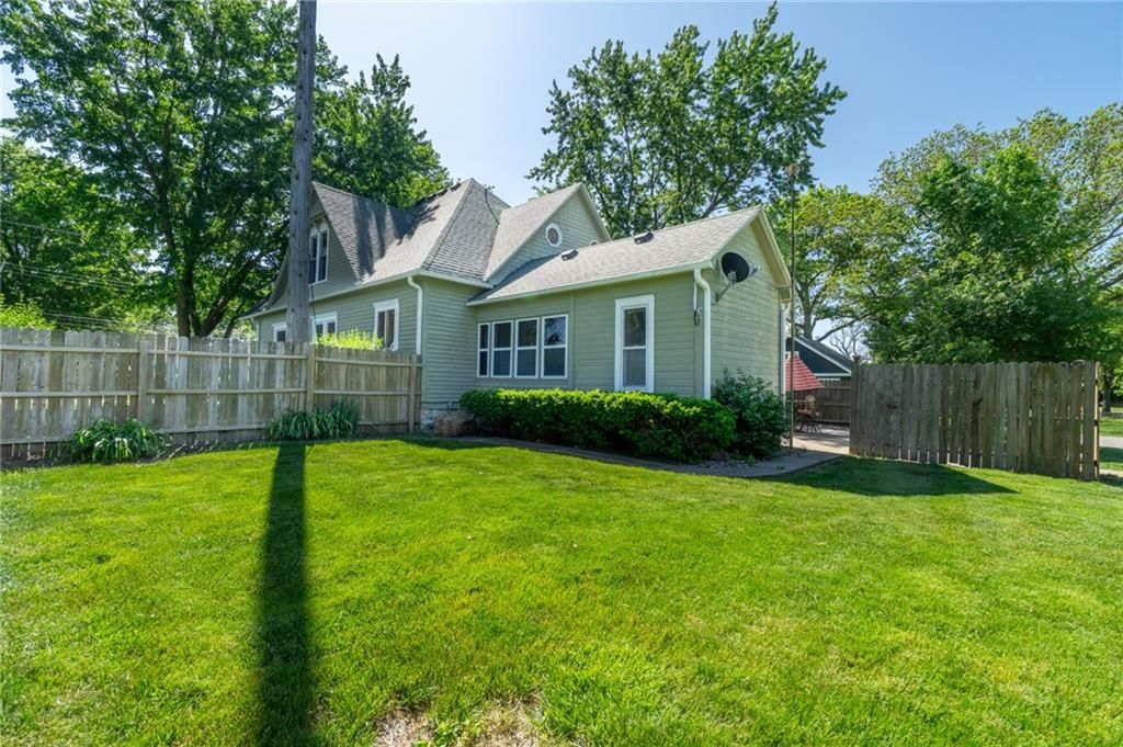 308 S Hughes Street — photo 11