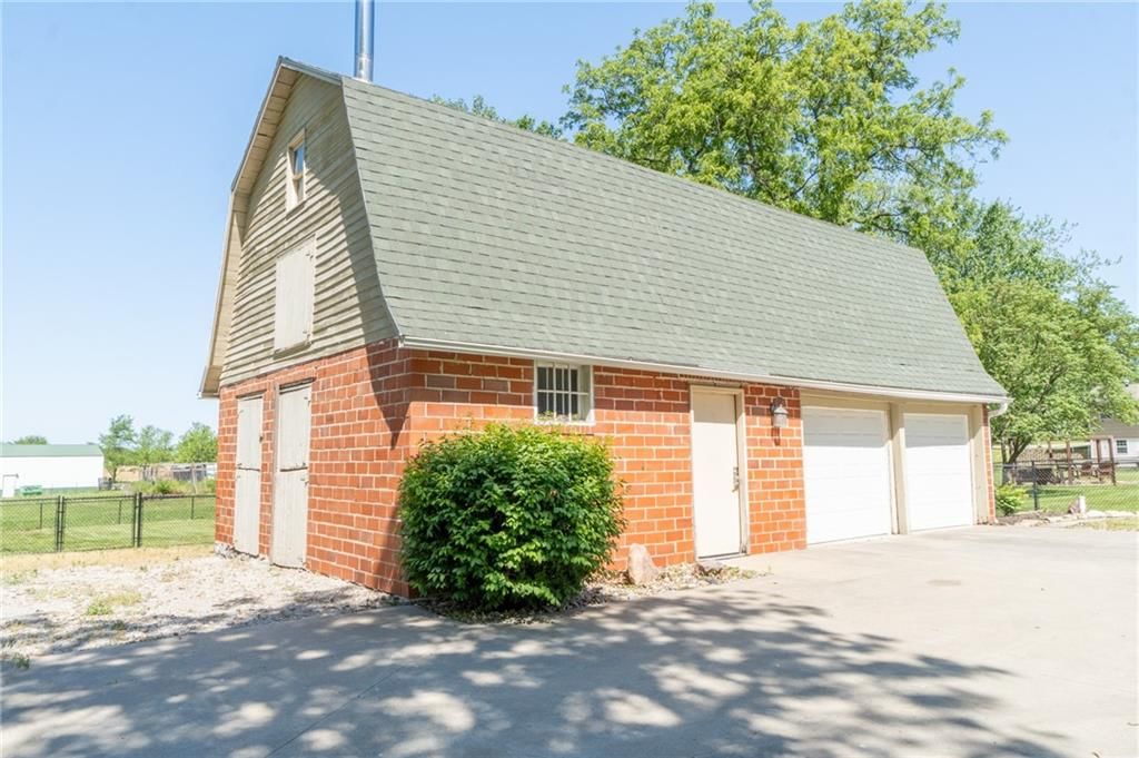 308 S Hughes Street — photo 18
