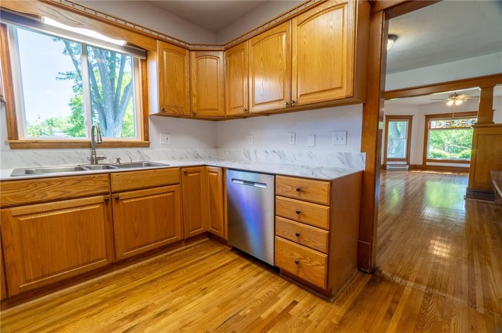 308 S Hughes Street — photo 32