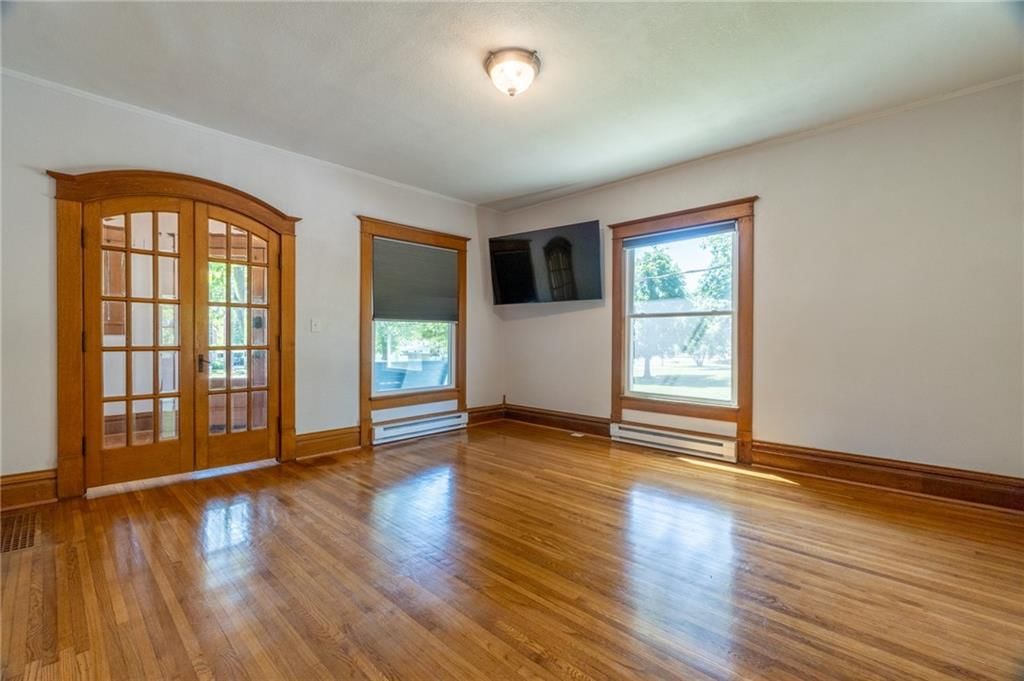 308 S Hughes Street — photo 35