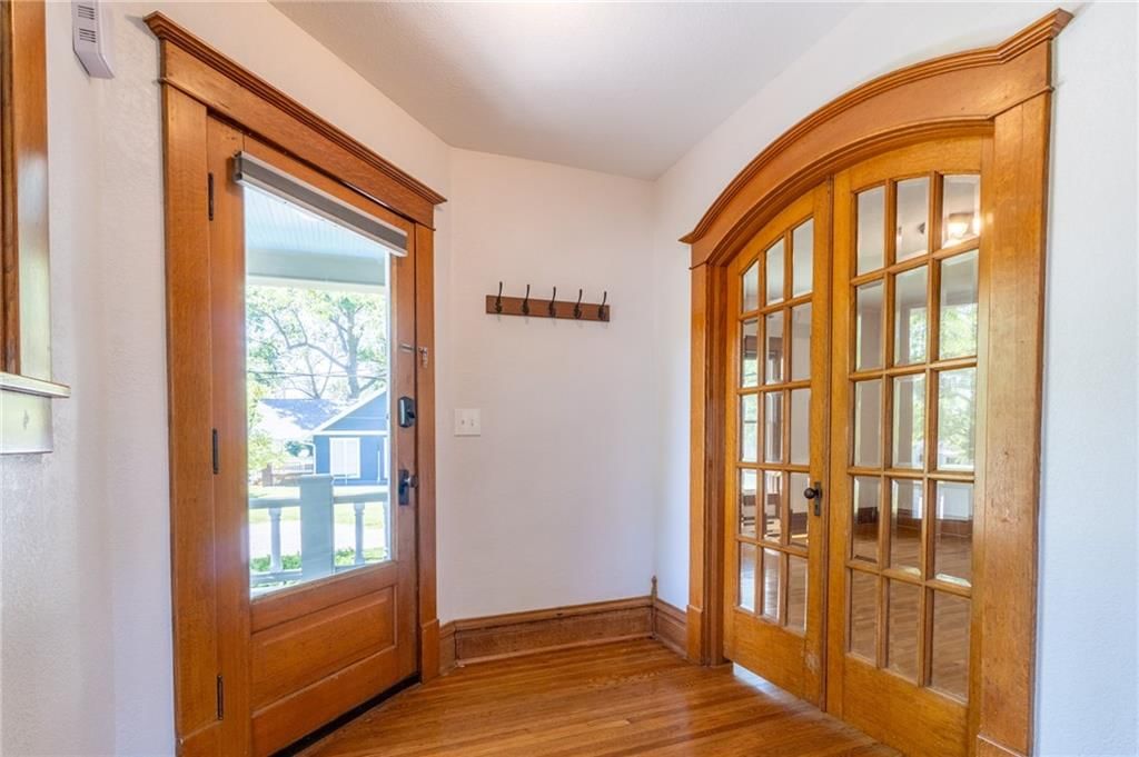 308 S Hughes Street — photo 37