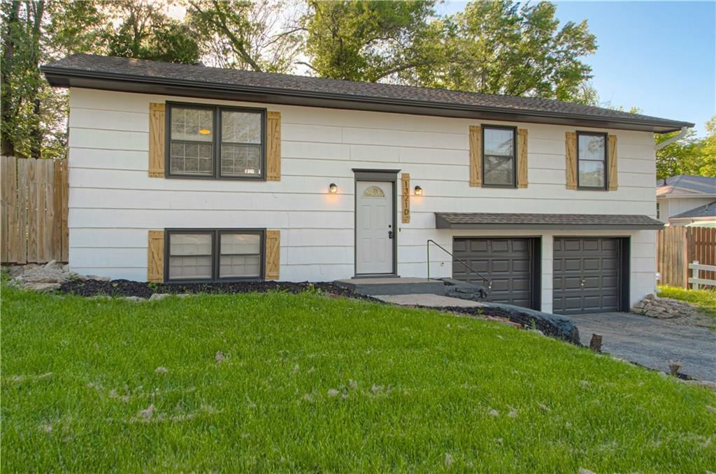 13210 Grand Street — photo 2