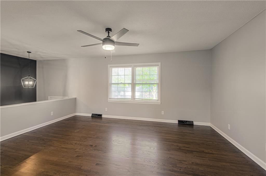 13210 Grand Street — photo 9
