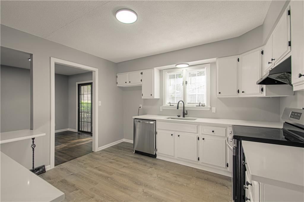 13210 Grand Street — photo 13