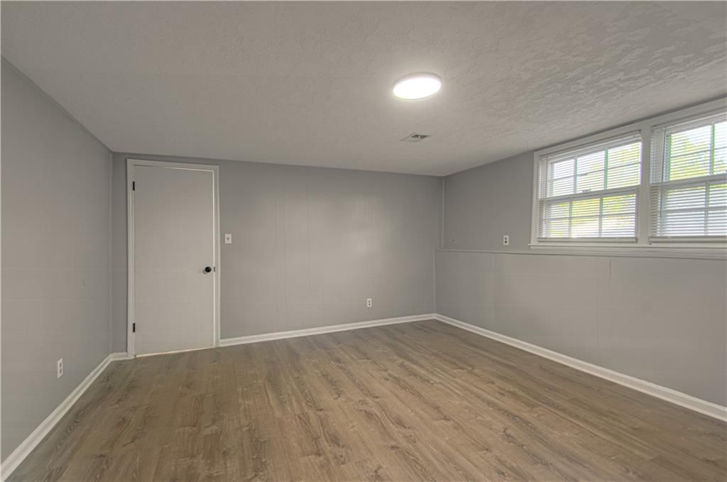13210 Grand Street — photo 25