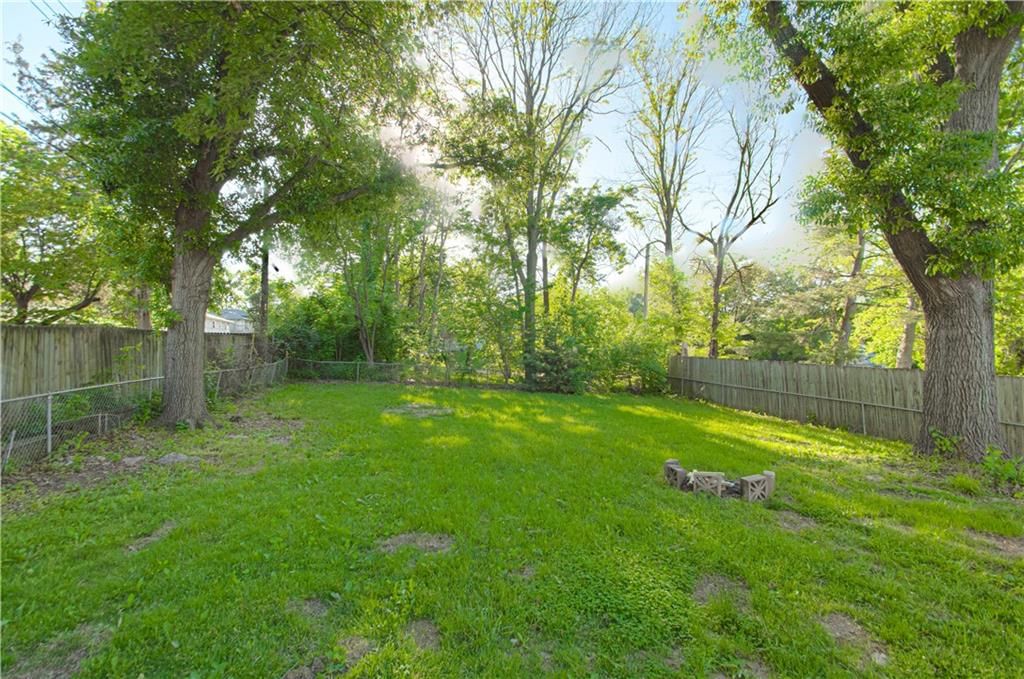 13210 Grand Street — photo 28
