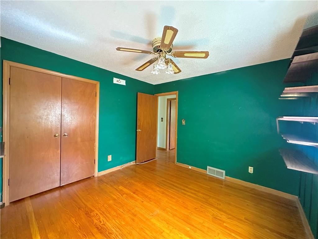 Photo 16 of 21 - 18303 E 7th Street