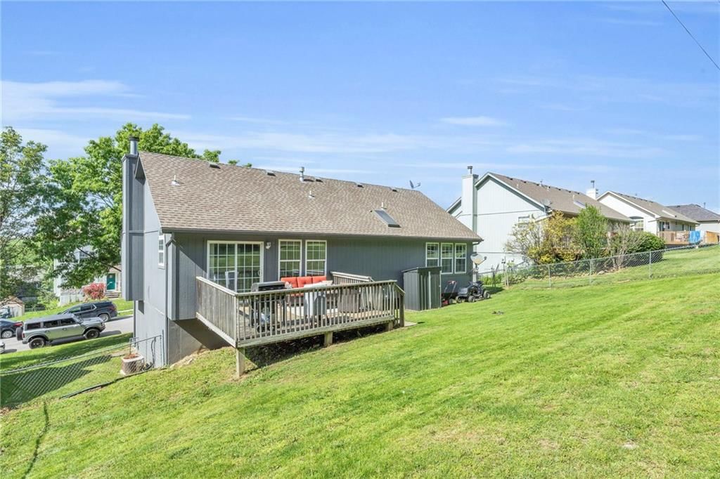 311 SW 24th Terrace — photo 31
