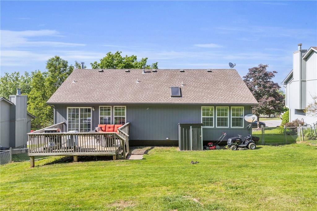 311 SW 24th Terrace — photo 32