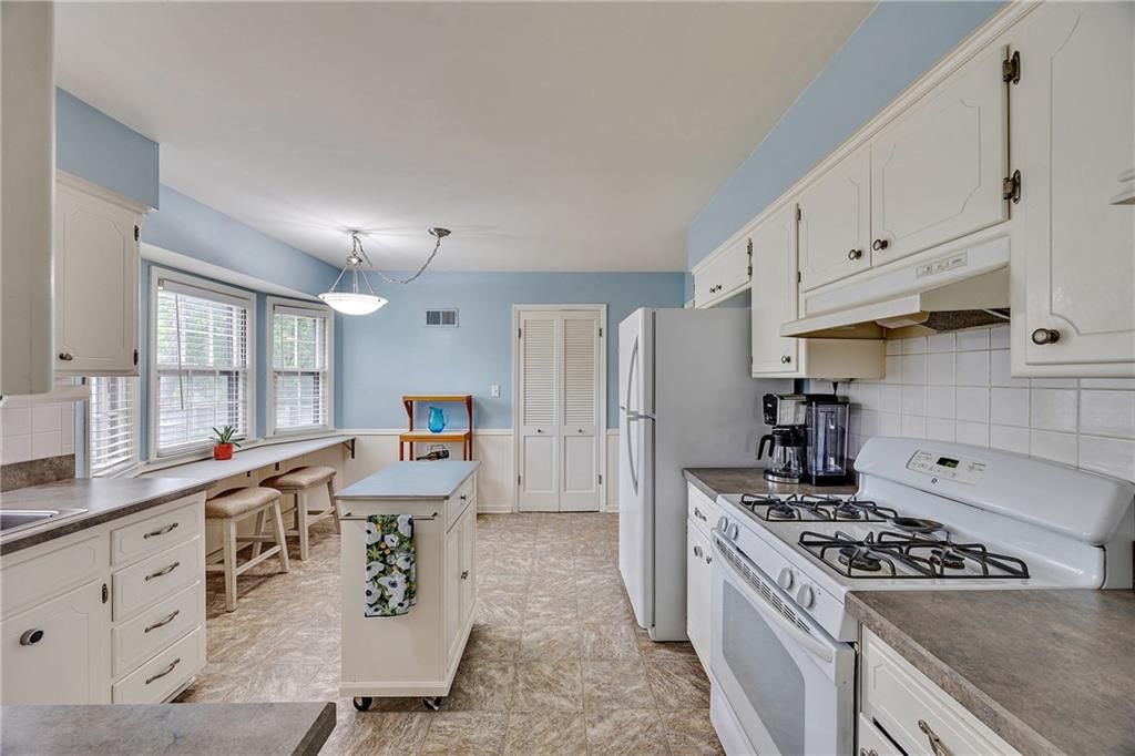 8511 W 88th Street — photo 6