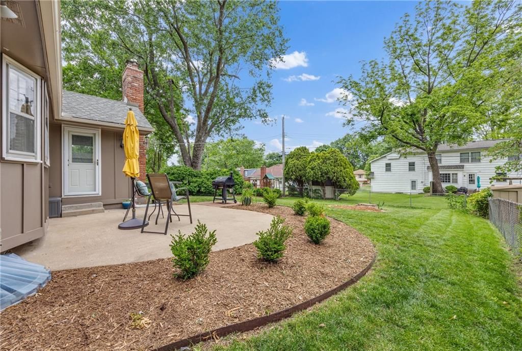 8511 W 88th Street — photo 23