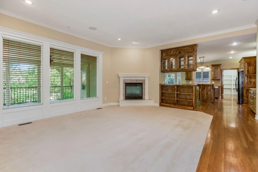 20725 W 92nd Street — photo 2