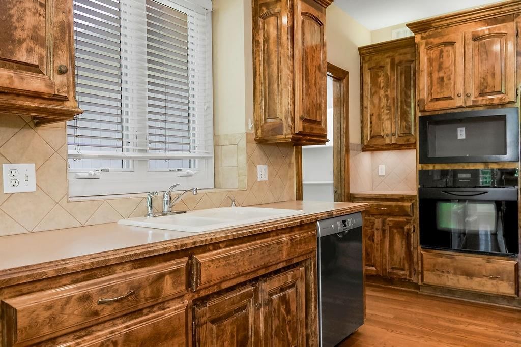 20725 W 92nd Street — photo 7
