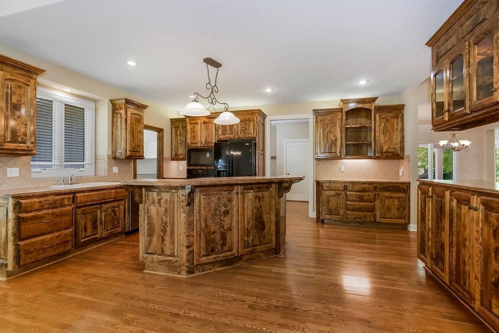 20725 W 92nd Street — photo 8