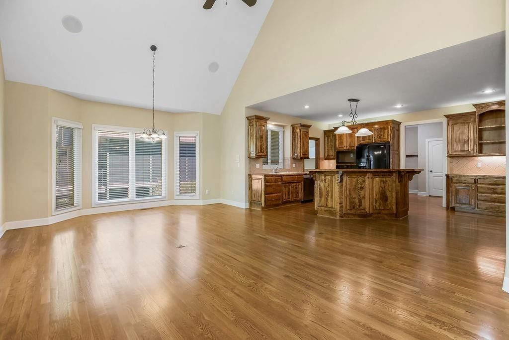 20725 W 92nd Street — photo 10