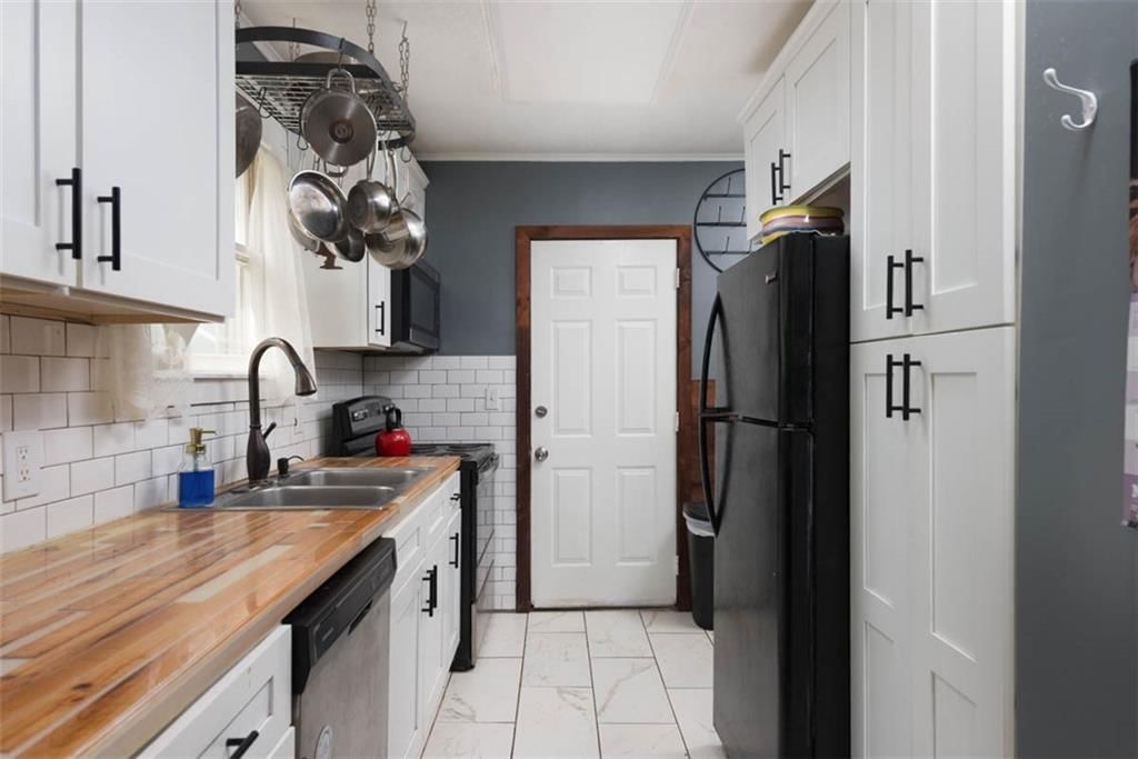 420 N White Avenue — photo 11