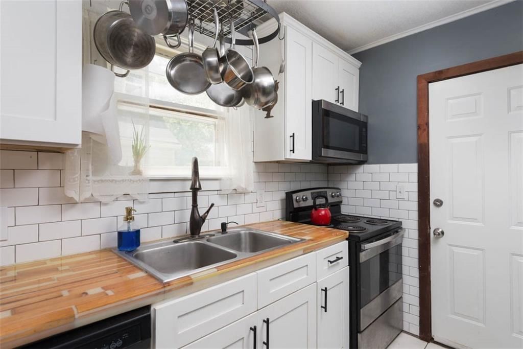420 N White Avenue — photo 12