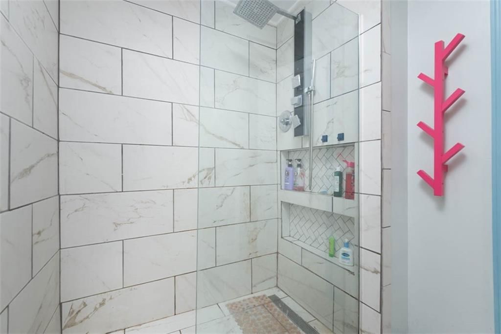 420 N White Avenue — photo 16