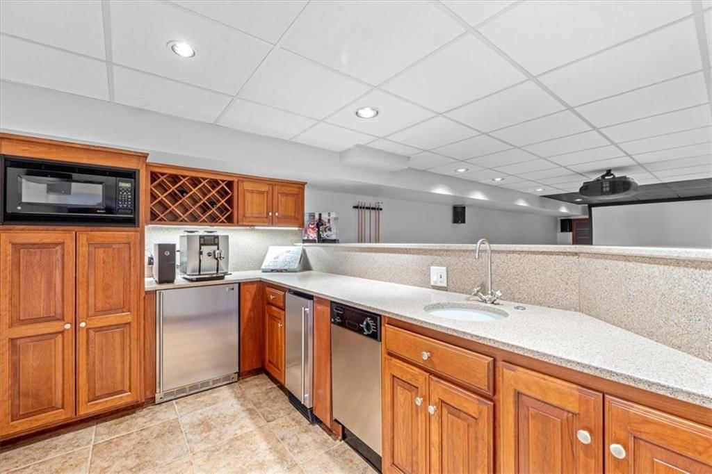 5911 Howe Drive — photo 31