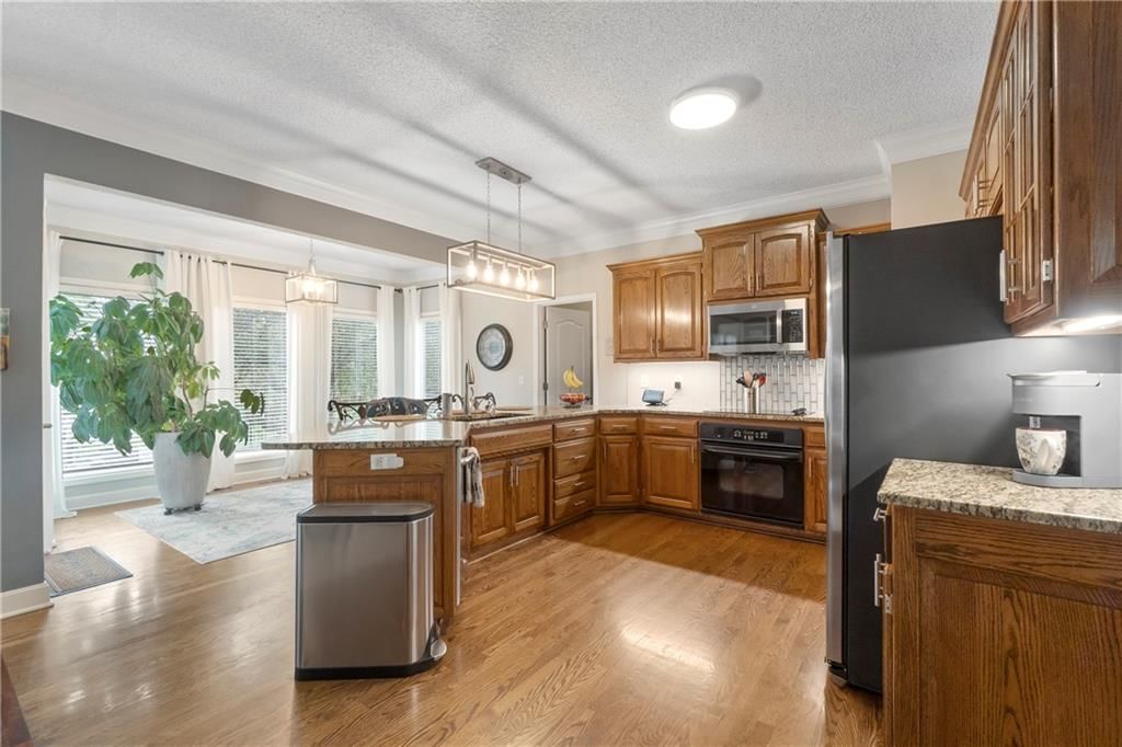 16262 S Parkwood Street — photo 8