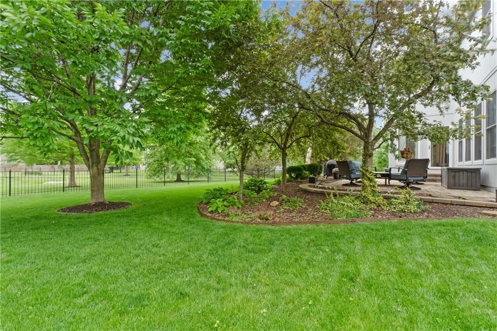 16262 S Parkwood Street — photo 32