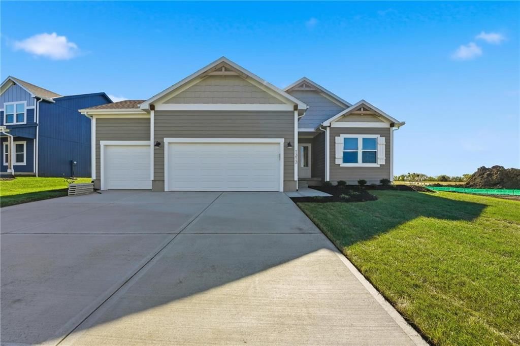 1313 SE Ranchland Street, Lee's Summit, MO