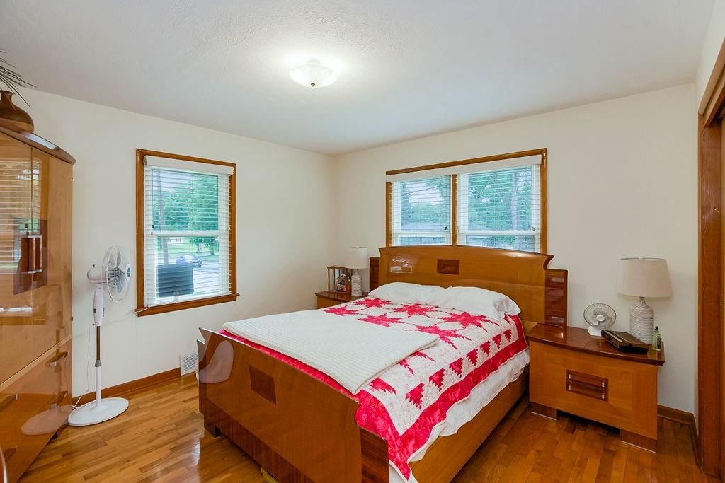 Photo 12 of 35 - 911 Limit Street, Leavenworth, KS 66048