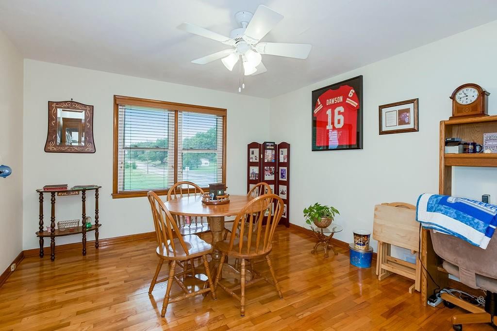 Photo 17 of 35 - 911 Limit Street, Leavenworth, KS 66048