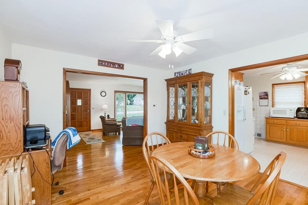 Breakfast nook at 911 Limit Street, Leavenworth, KS 66048