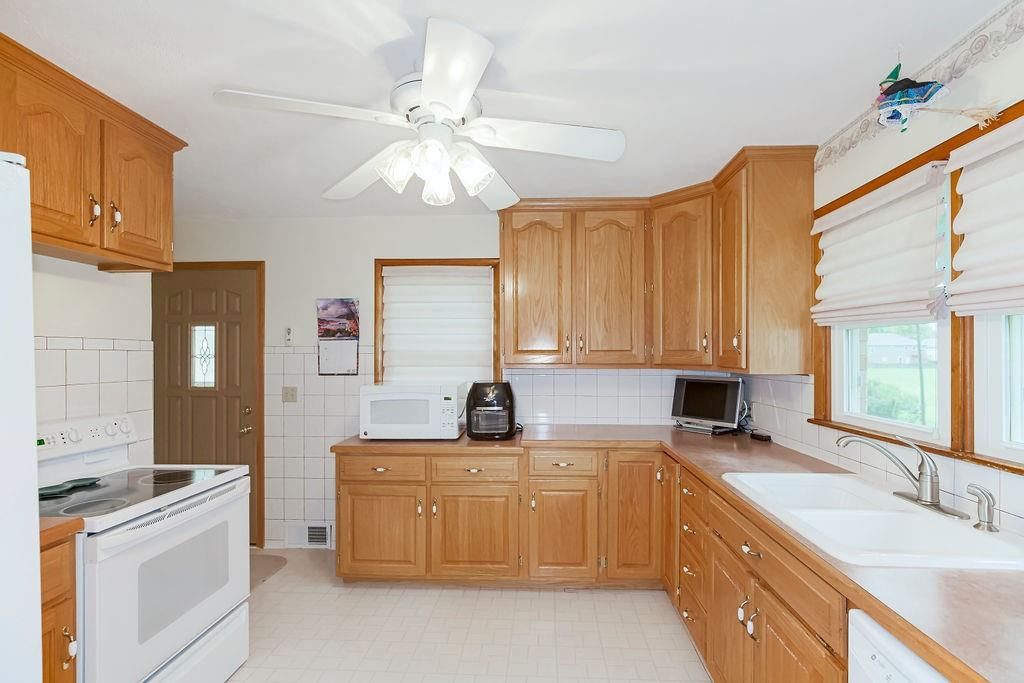 Photo 22 of 35 - 911 Limit Street, Leavenworth, KS 66048