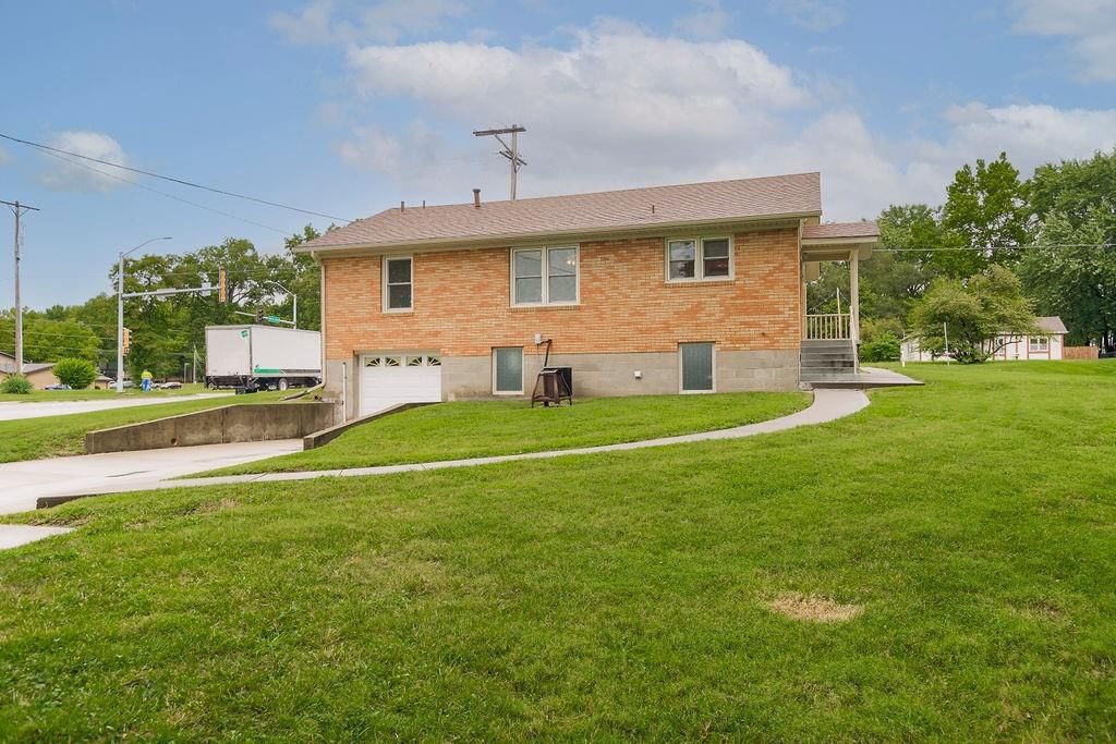 Photo 33 of 35 - 911 Limit Street, Leavenworth, KS 66048