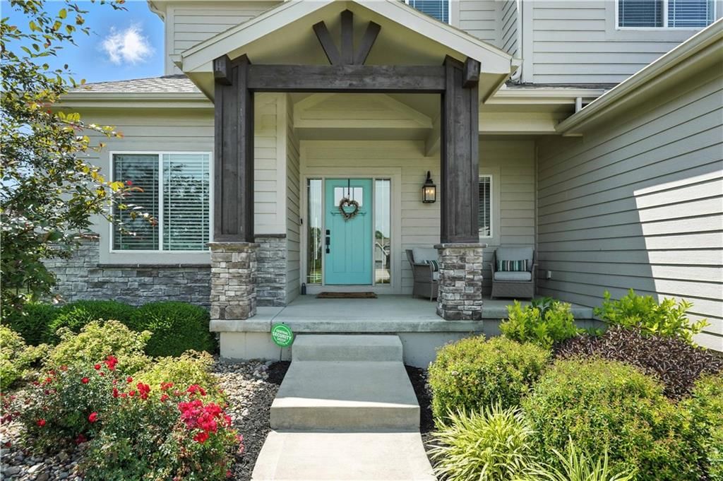 Photo 4 of 57 - 16632 S Schweiger Drive