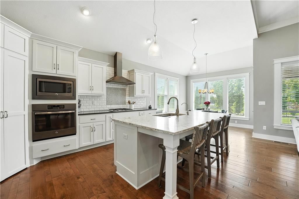 Photo 10 of 57 - 16632 S Schweiger Drive