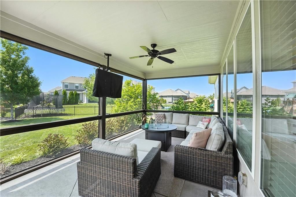 Photo 36 of 57 - 16632 S Schweiger Drive